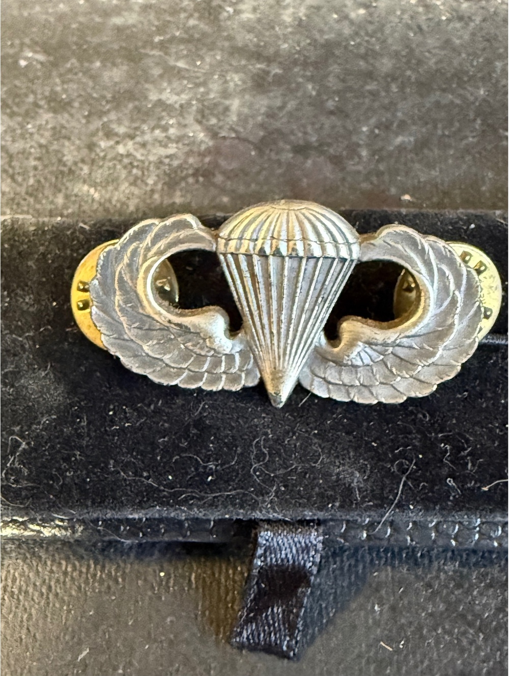 Vintage Military Parachutist Badge Pin